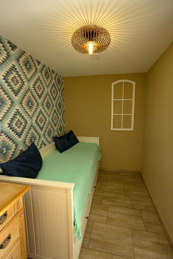 Frickenhausen  Ferienwohnung Burgblick Im Neuffener Tal Mit Sauna Und Wallbox מראה חיצוני תמונה